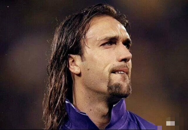 把普通球队带成劲旅的6个男人，其中一人的球衣被俱乐部永久封存