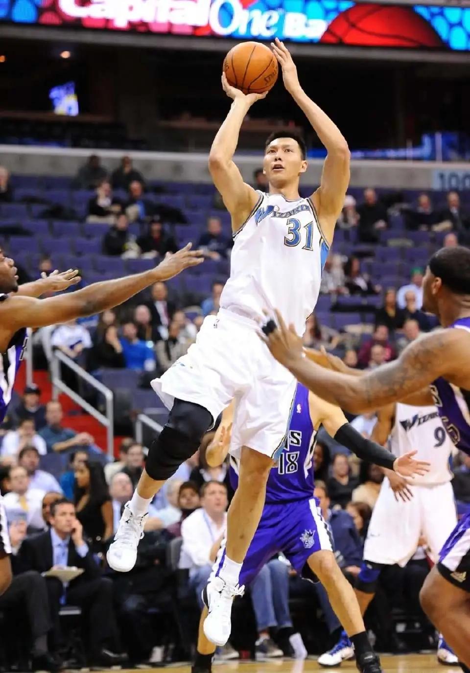 易建联nike篮球签名,nike易建联1代