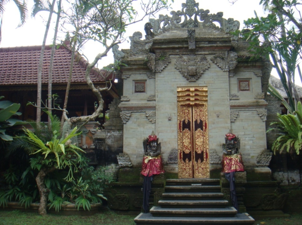 许舍山人,巴厘岛的乌布皇宫值得一去吗