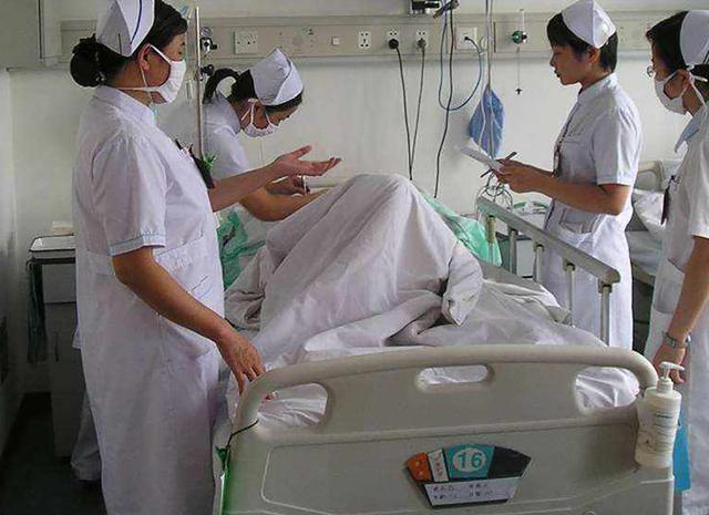 孙俪和杨幂像不像,杨幂和赵丽颖产后对比