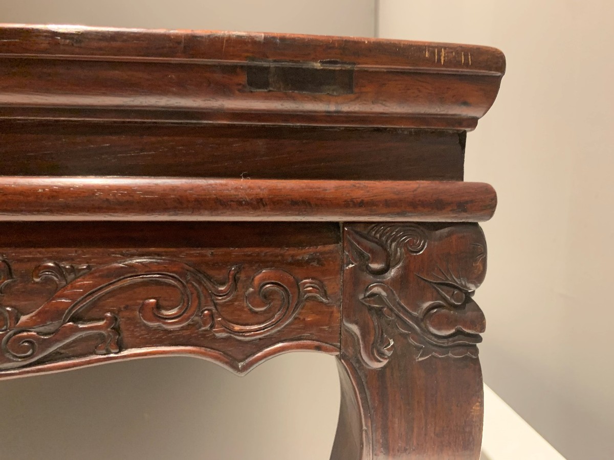 黄花梨小炕桌一百多年的值多少钱,黄花梨透雕螭龙纹炕桌