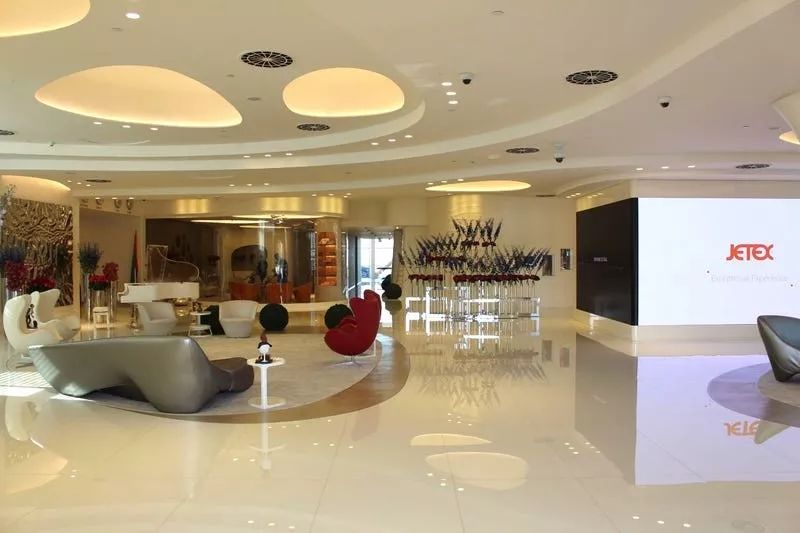 迪拜机场豪华VIP私人候机楼,还可试驾布加迪威龙,简直壕气冲天