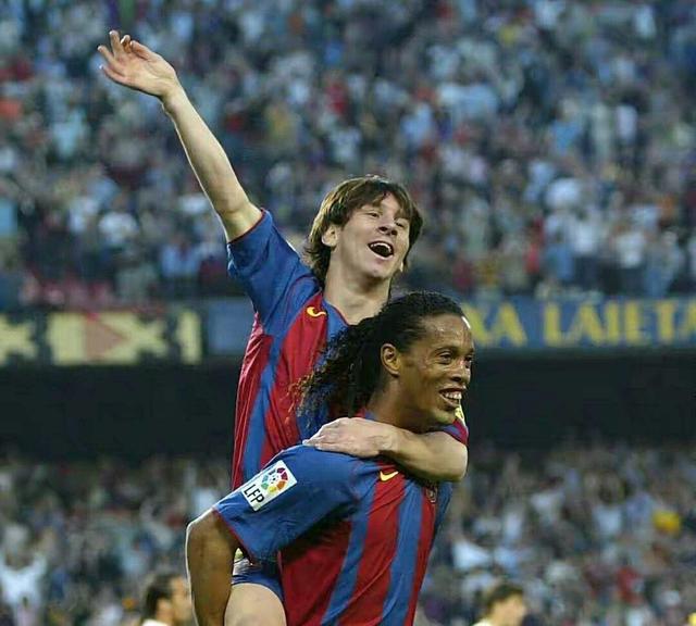 罗纳尔迪尼奥让巴萨重新崛起,心心相惜片段