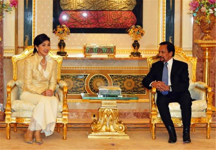 用金做的马桶,纯金马桶