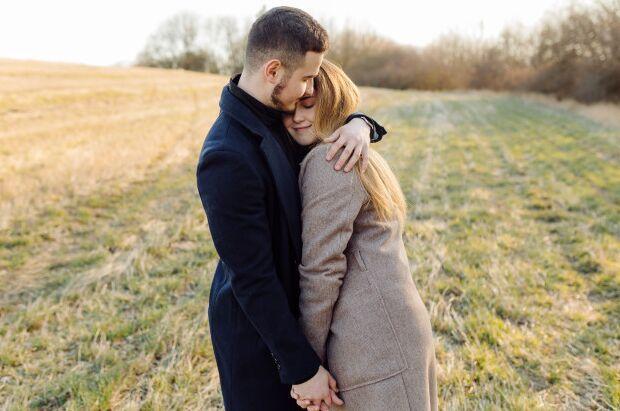 爱你的女人才不会打扰你,一个女人心里有你才会这样对待你