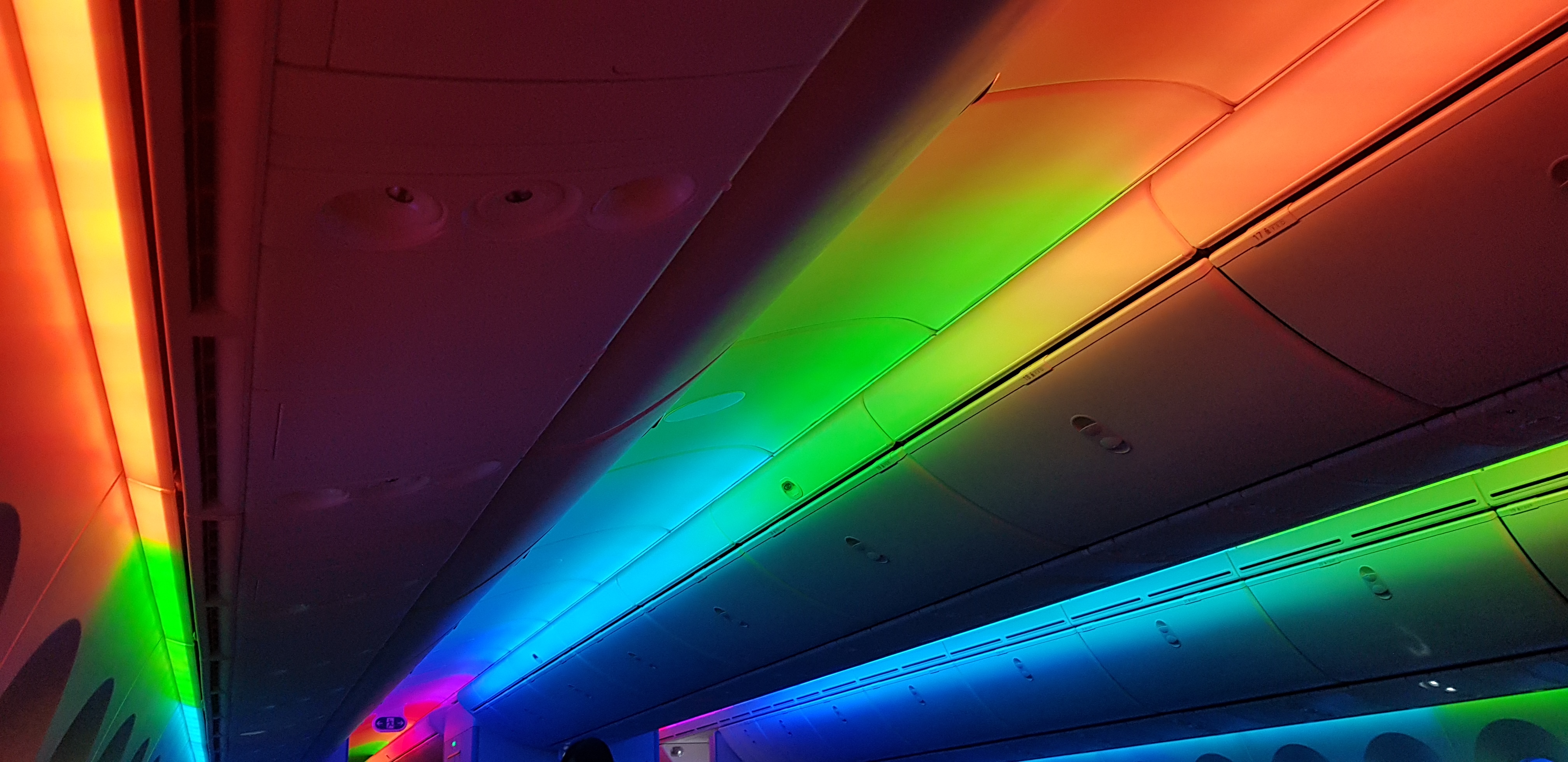 飞机去新加坡旅行 (新加坡旅游攻略航班)