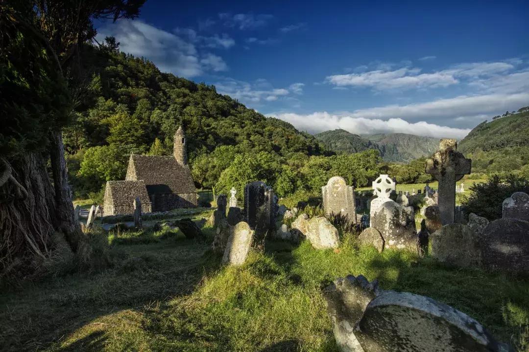 世界上唯一不允许结婚的国家,世界唯一一个不可以离婚的国家