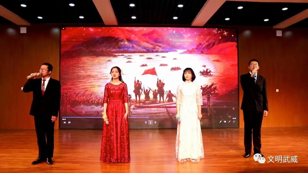 小学生诵读红色经典聆听党的故事,童心向党党的故事我来讲作文600字