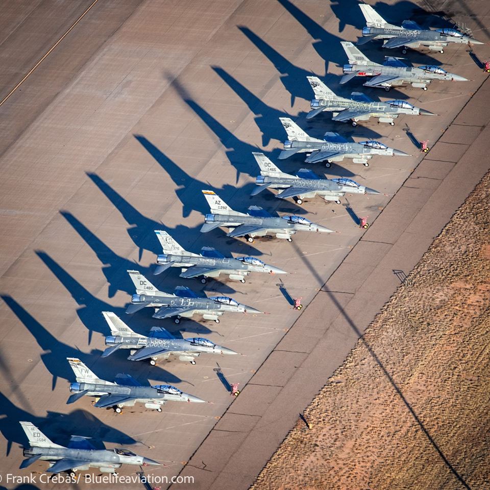 美军著名“飞机坟场”现状揭秘技术员工作忙还封存超3千架军机