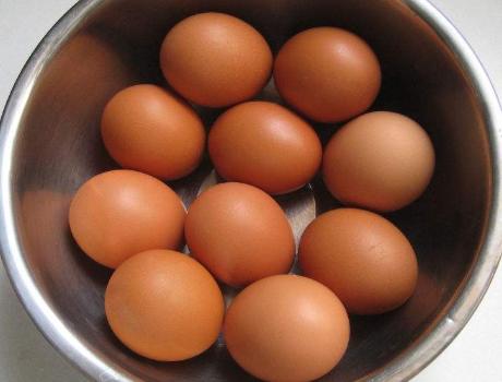 腌咸鸡蛋只放盐,腌咸鸡蛋有点咸了咋办