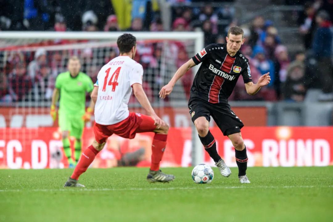 大黄蜂首展,大黄蜂第一部帅气登场