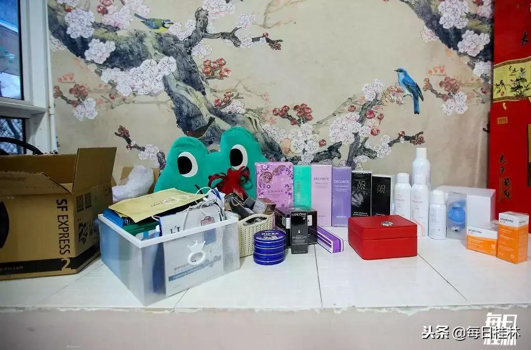 月薪4000月供2000房贷压力大吗,月薪1万还3000车贷压力大吗