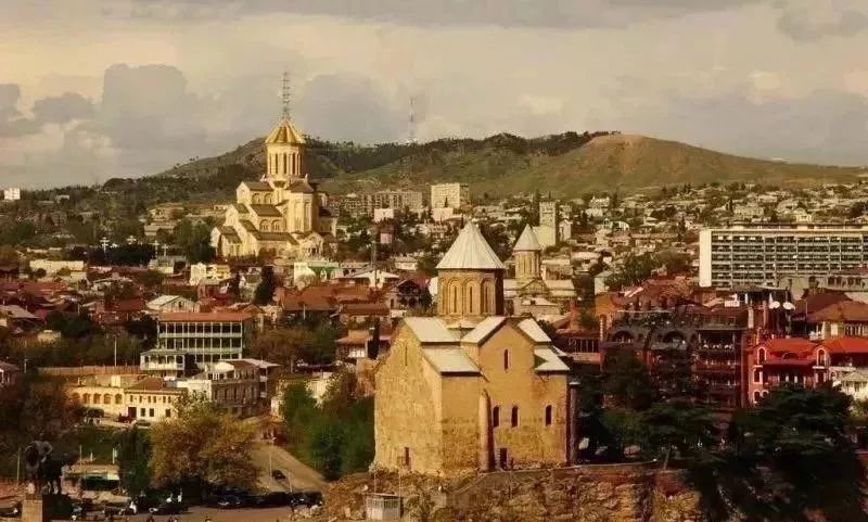 世人喝法国波尔多，法国人却喝斯大林故乡的酒