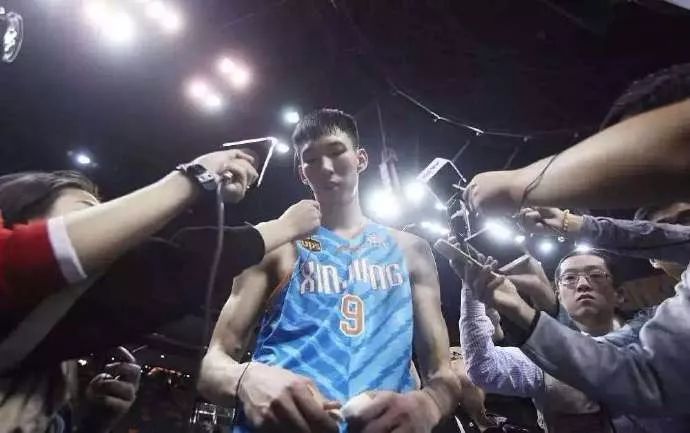 定了！周琦正式官宣，年薪2000万签约*疆新**