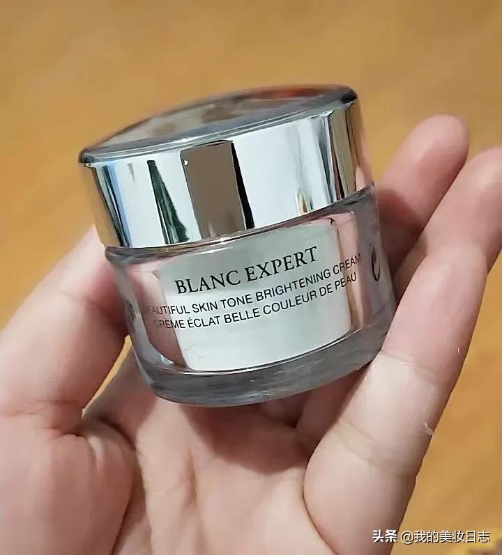 美白淡斑的面霜有修复皮肤效果吗,美白补水的面霜