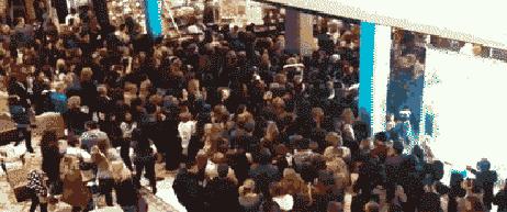 黑五疯狂打折视频,黑五全球狂欢购物节