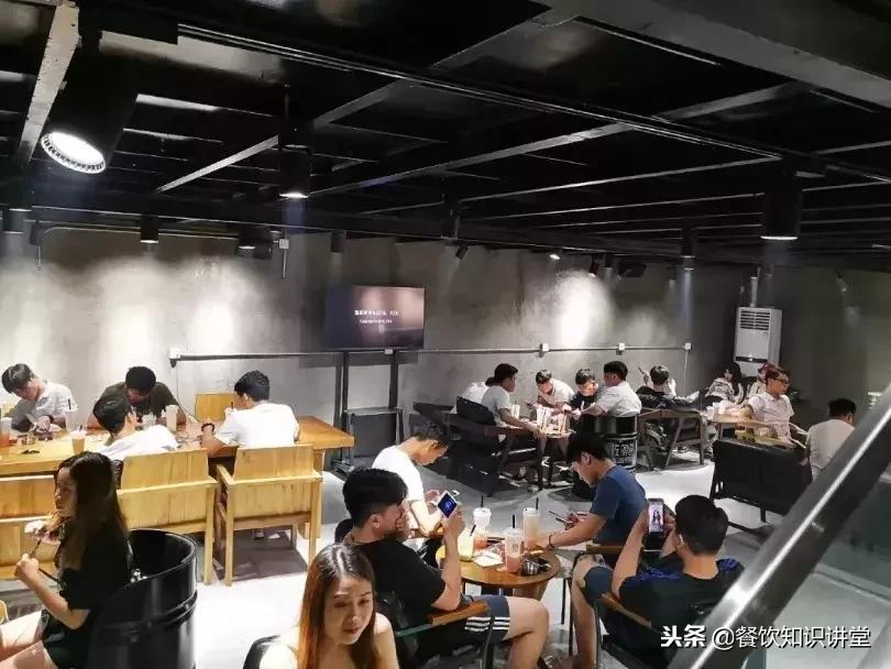 这个品牌用豆浆开了37家店成网红比喜茶、奈雪、茶颜悦色还会玩