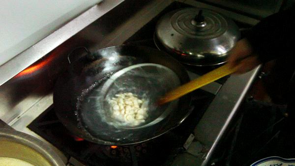 老字号“插旗”石景山！不到20元能吃饱？！还抬手就送60瓶啤酒！