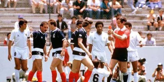 梅西的红牌纪录,梅西补时点球绝杀瓦伦西亚