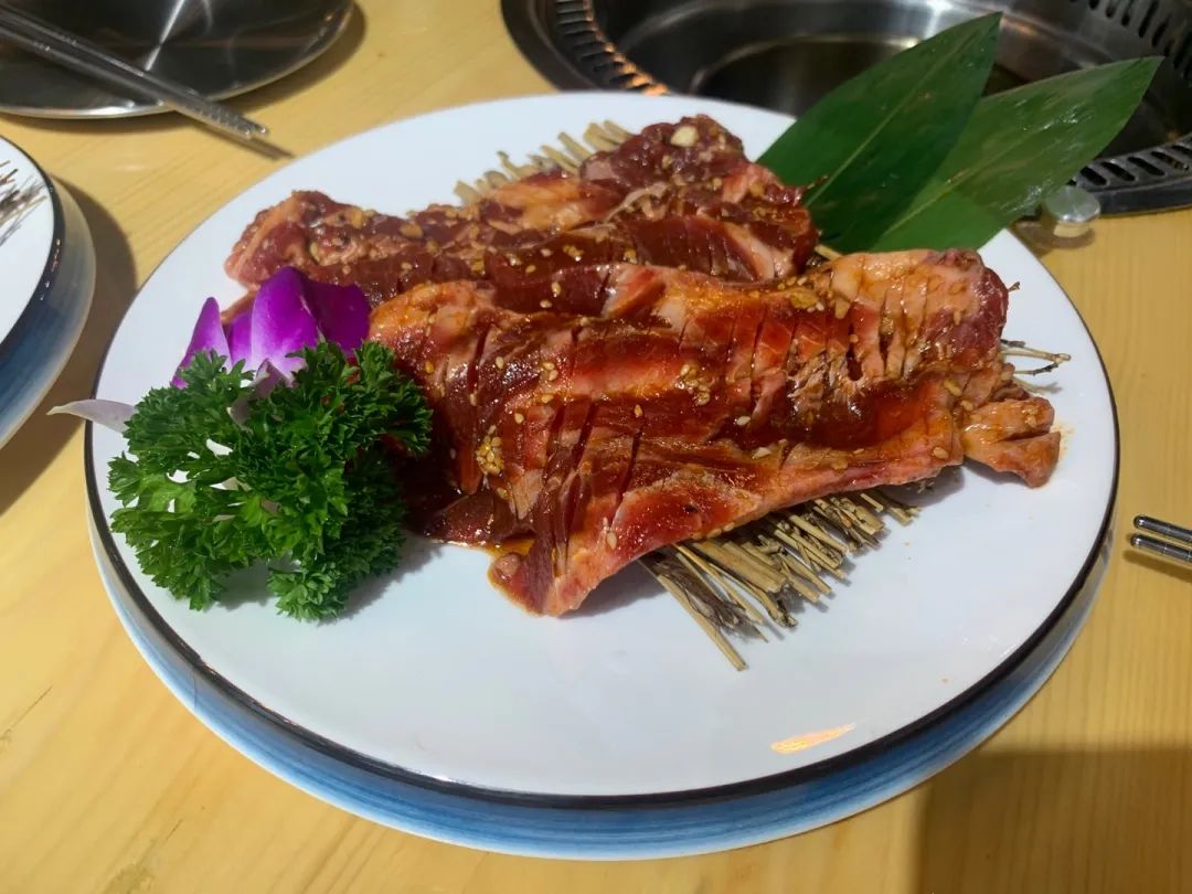 爱在17烟台视频,爱在17路夜景