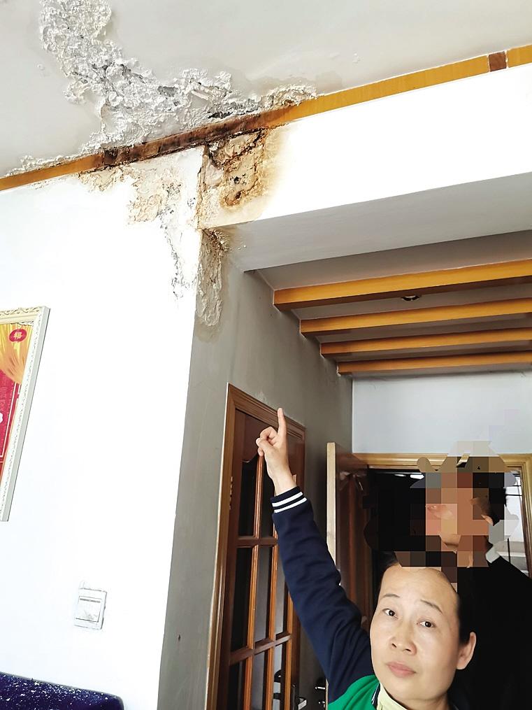 房屋楼顶漏水是该物业维修吗,楼顶漏水物业有没有责任修