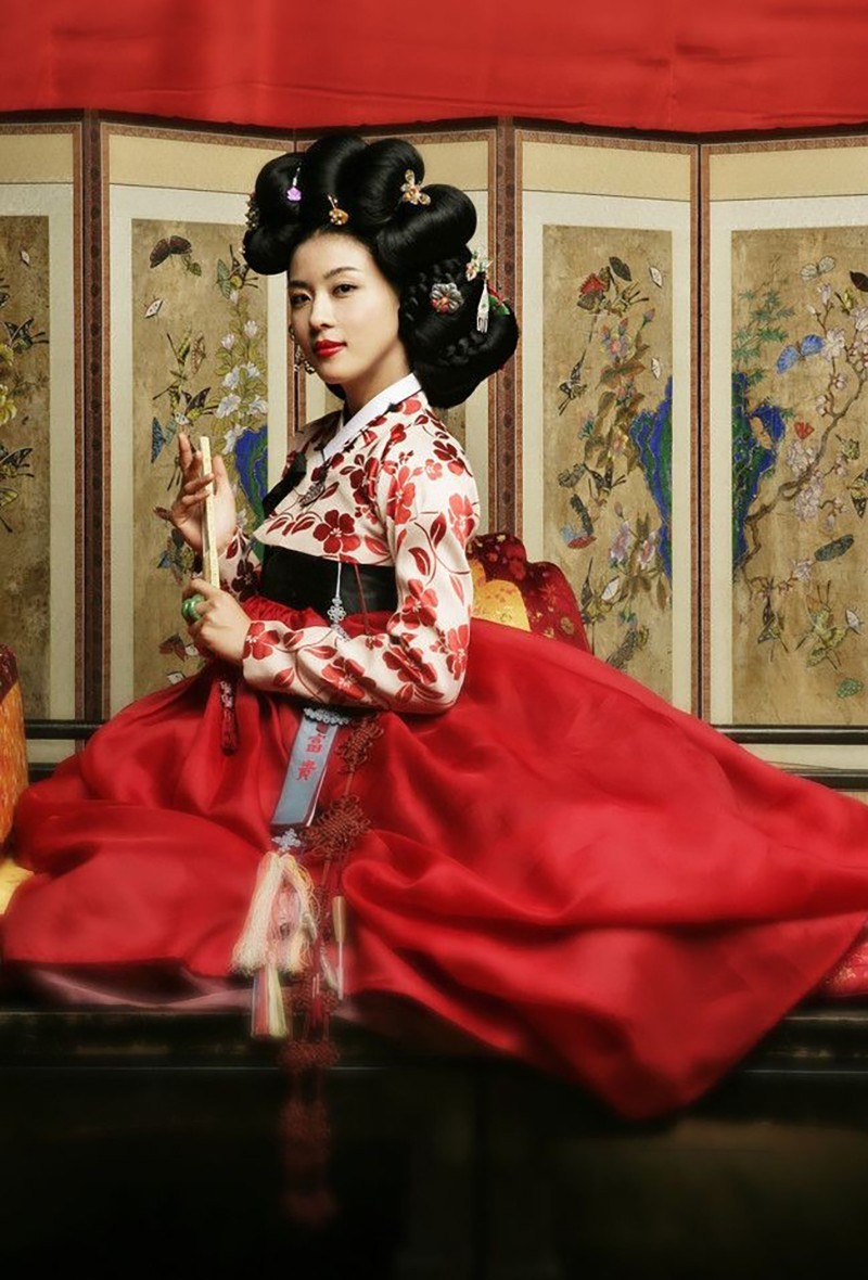 河智苑黑色开叉裙,河智苑礼服秀完整版