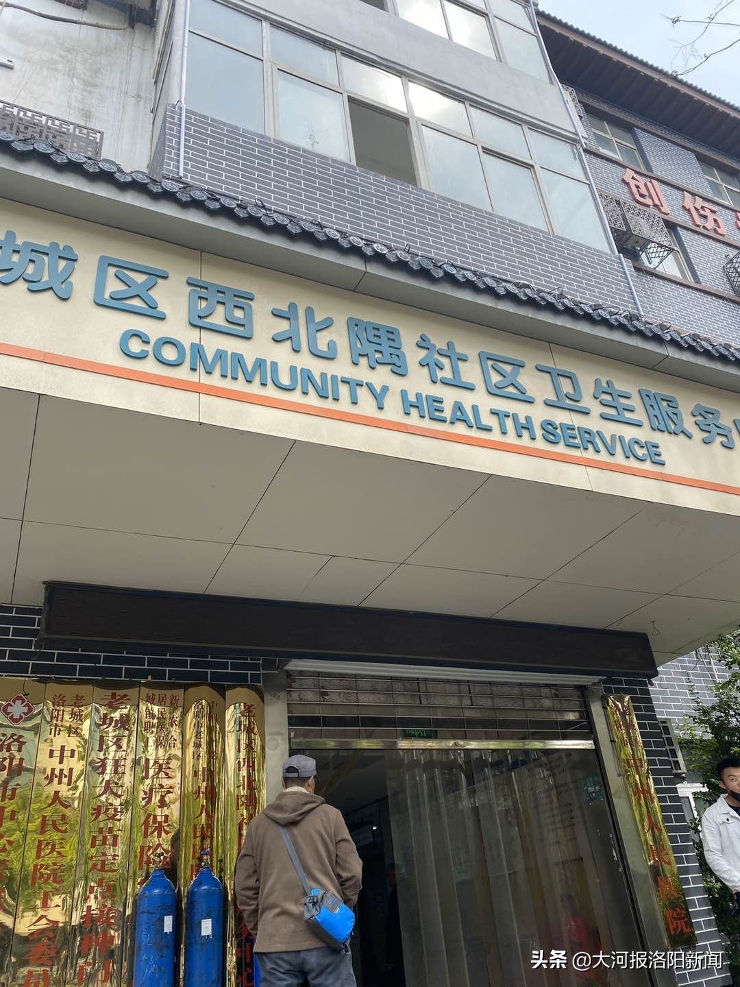 十二岁女孩耳鸣,12岁女孩耳朵塞棉球