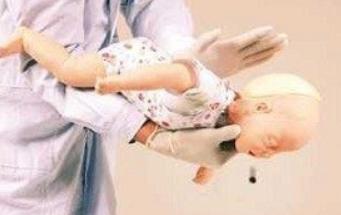 小孩吃面包被噎死,6岁孩子吃面包噎死后续