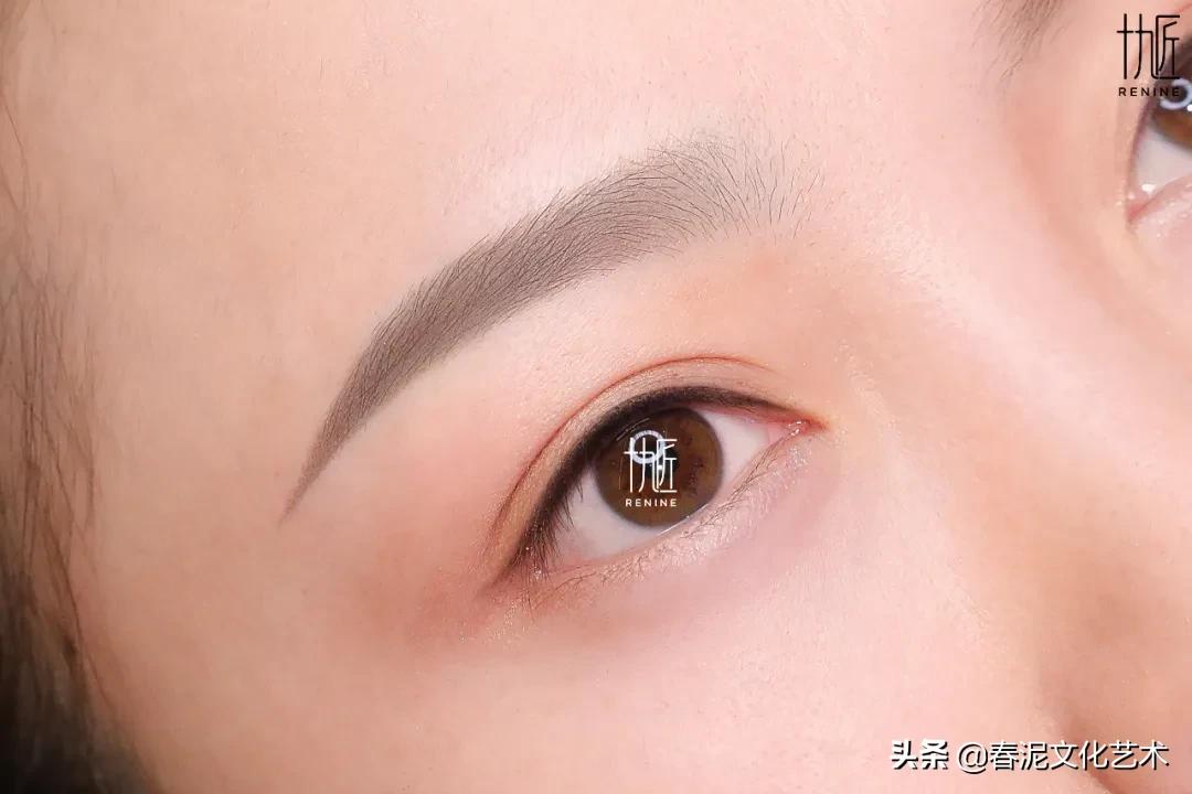 裸妆唇后期留色方法,纹唇上色留色技巧