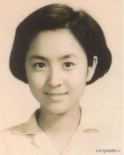 谢贤年轻时婚姻视频,谢贤两段婚姻图片