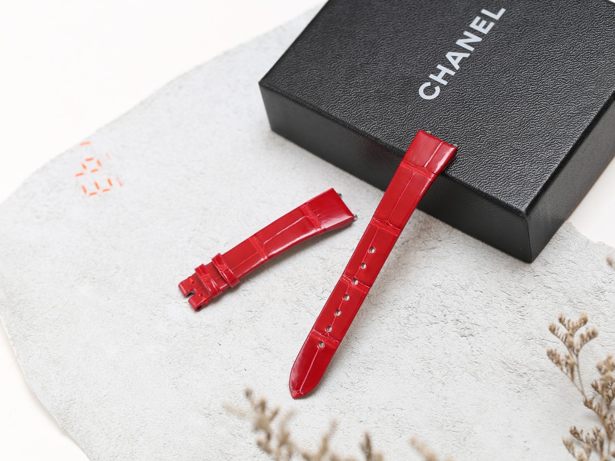 手表皮带有裂纹怎么修复,手表表带松垮怎么修复