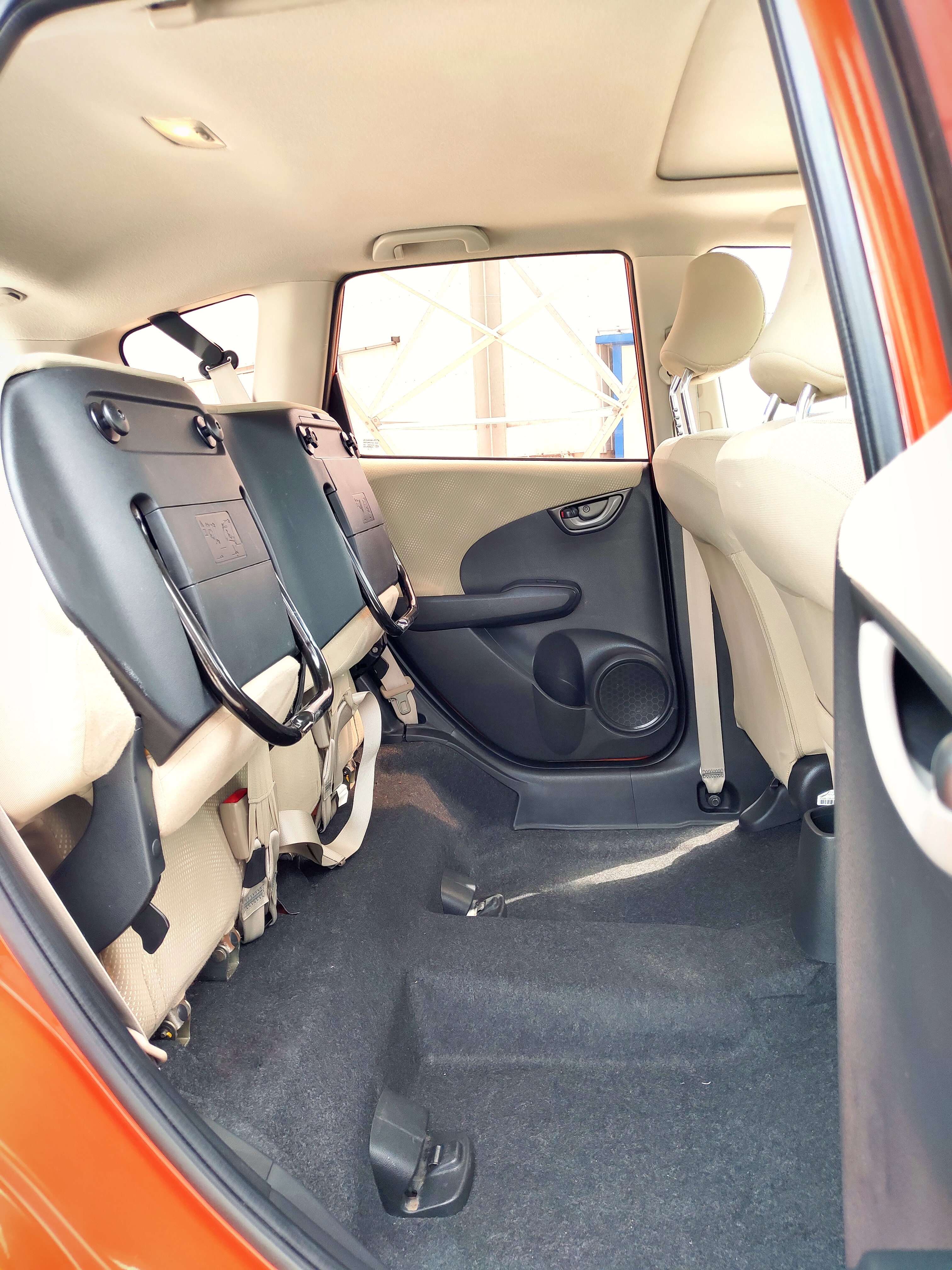 一辆车接一辆车,一辆接一辆车