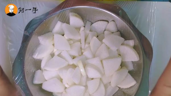 饭店里酸辣甜萝卜怎么腌才好吃,萝卜最爽的腌制方法