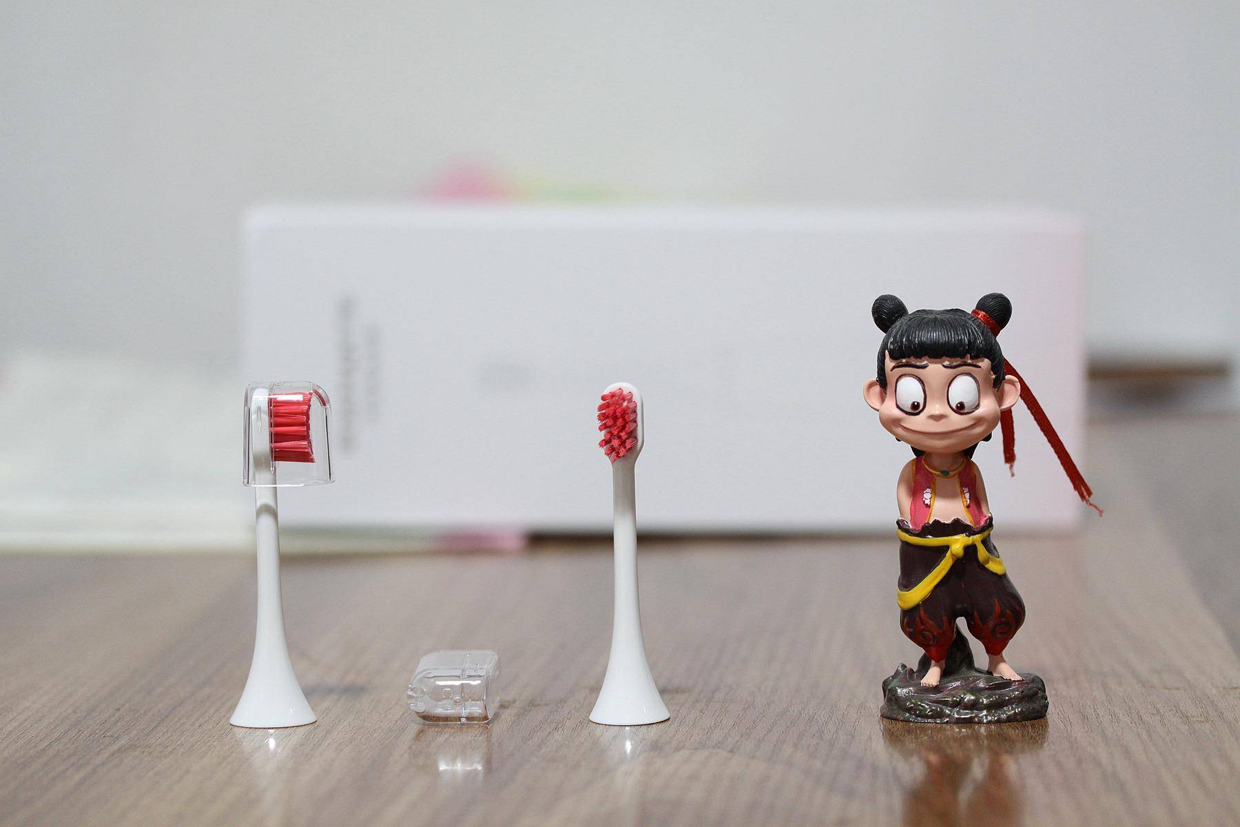 罗曼电动牙刷t40礼盒,罗曼电动牙刷t40怎样上刷头