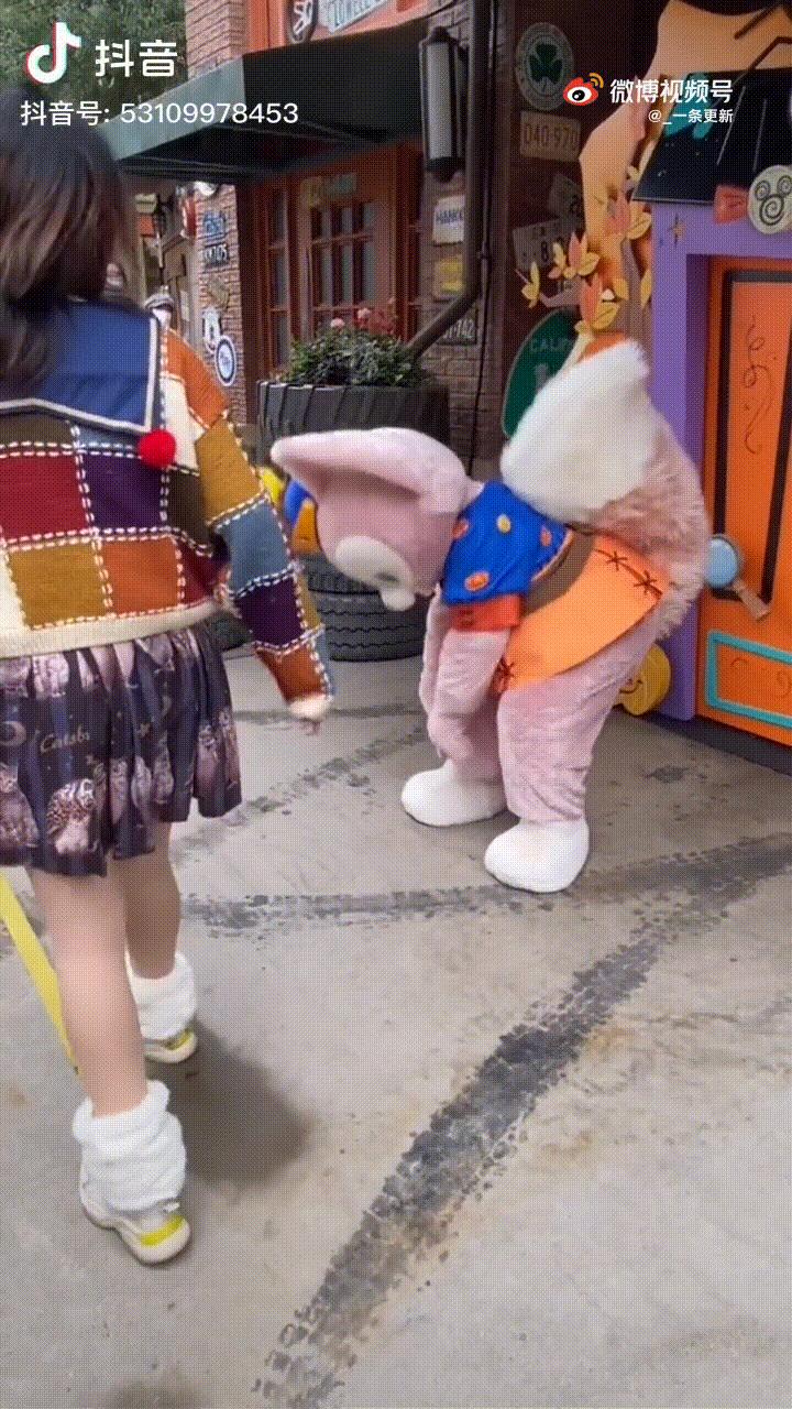 大雪寒潮下的年轻人,天气这么冷你还没穿秋裤吗