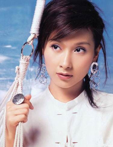 王祖贤依旧美艳动人,曾经的一代女神王祖贤也初现老态