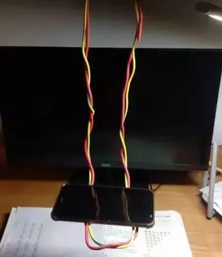 老师被逼成网红直播上课的背后,盘点那些全网被学生逼疯的老师