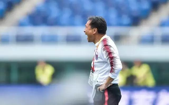 郜林首发出场广州恒大,恒大首发秀郜林