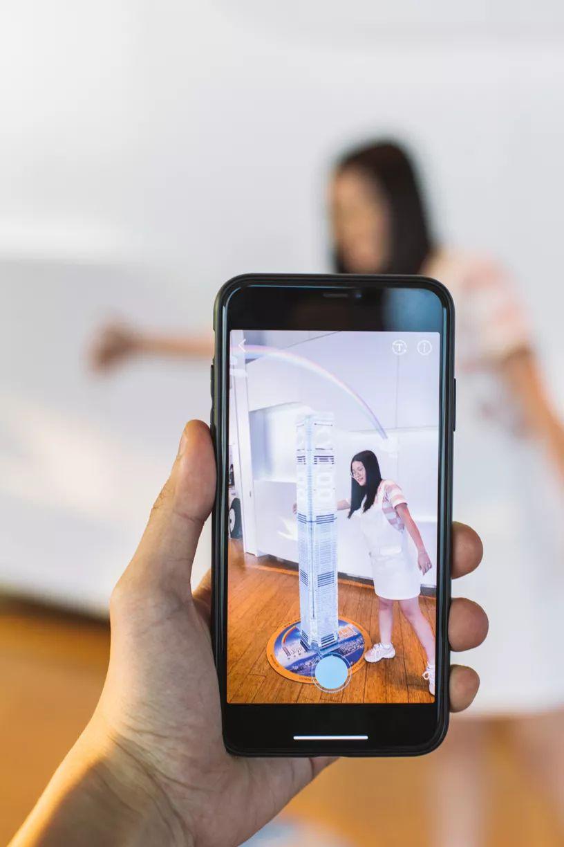 漫步香港街头感受港岛风景,逛整个香港要多长时间