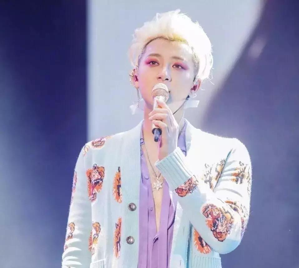 王一博黄子韬华晨宇,王一博和华晨宇眼妆