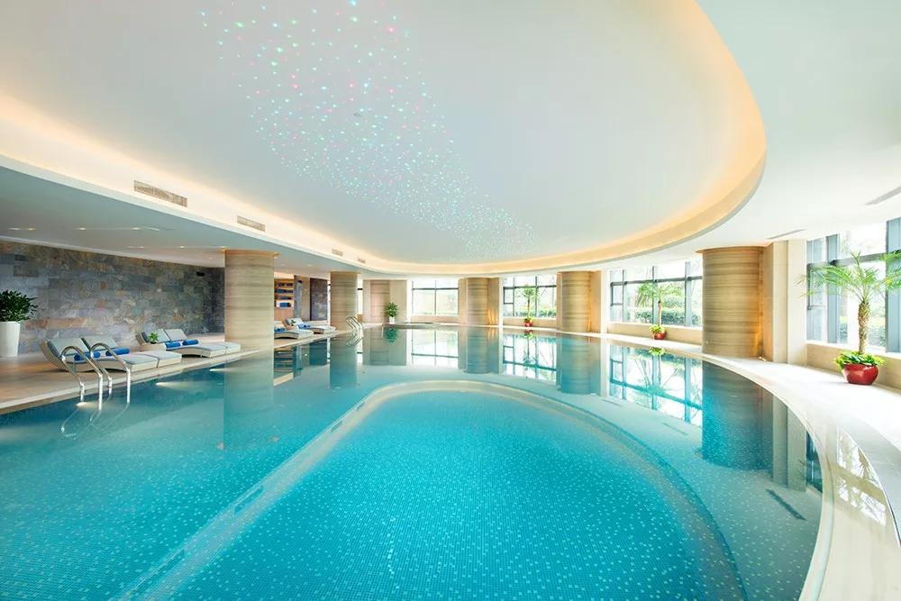 海花岛希尔顿海鲜自助餐团购,在希尔顿住酒店可以免费吃自助餐