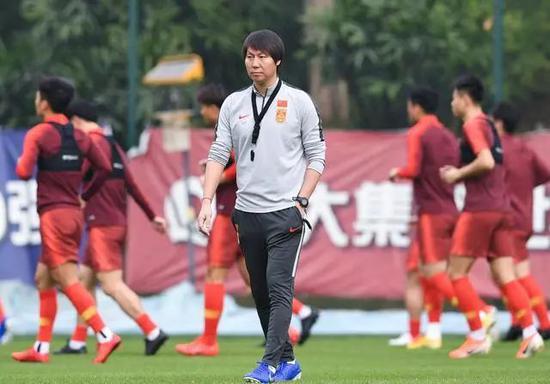 国足最佳左后卫,国足目前最佳右后卫