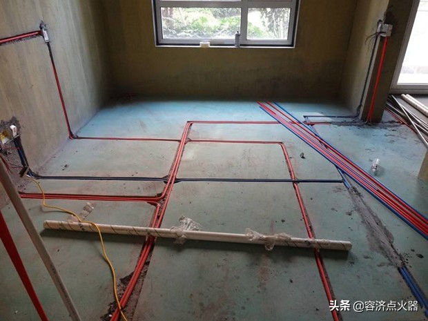 电线弯了,电线可以弯90度吗