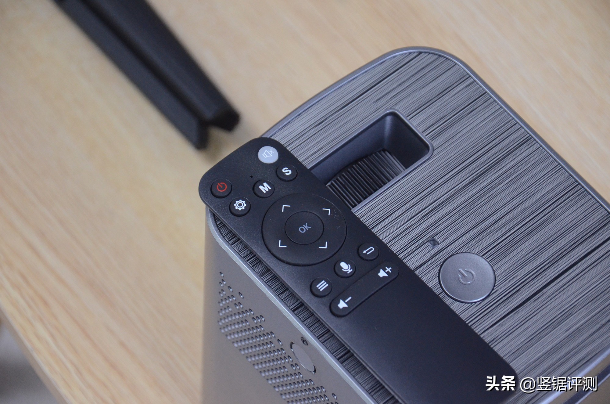 4000元价位最值得买的智能投影仪,投影仪千元机测评