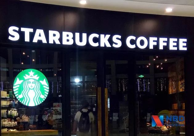 星巴克一般店员的工资,星巴克普通员工一月多少钱