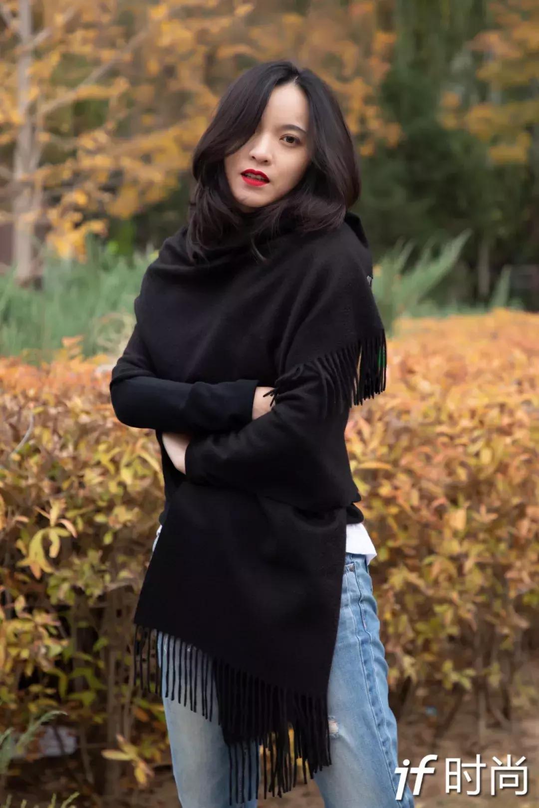 适合羽绒服显脸小围巾的系法,怎么给女生系围巾不会显脸小