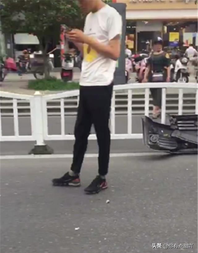 奥迪a4vs宝马,宝马三系和奥迪a4对撞