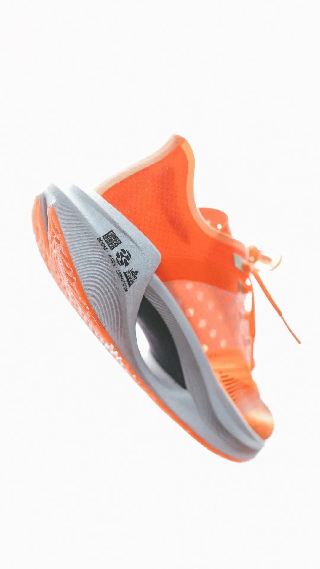 穿什么跑 | 孕妇1英里仅用5分25秒，你可能还跑不过她