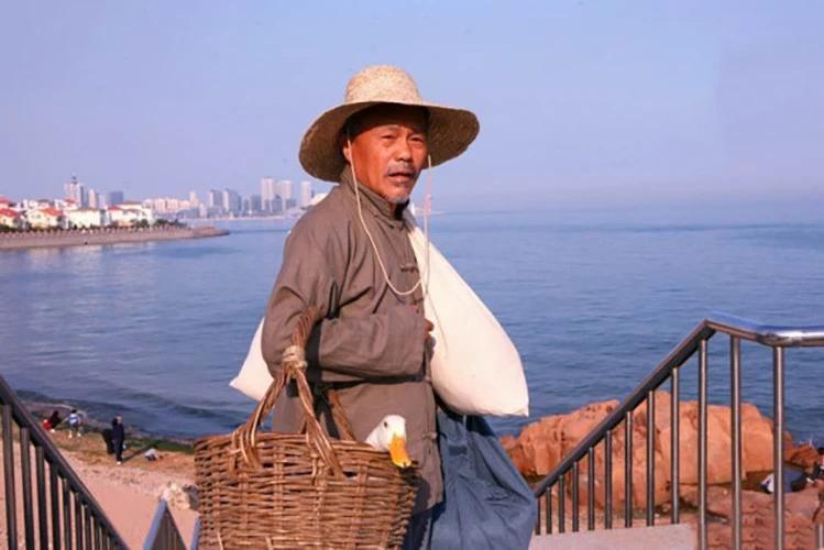 廉吏于成龙李万年版免费观看,一代廉吏于成龙个人简历