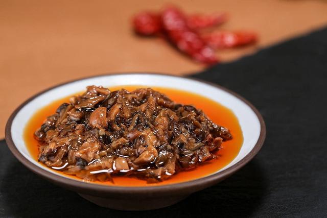 在家自制香菇酱,自制香菇酱味道一绝